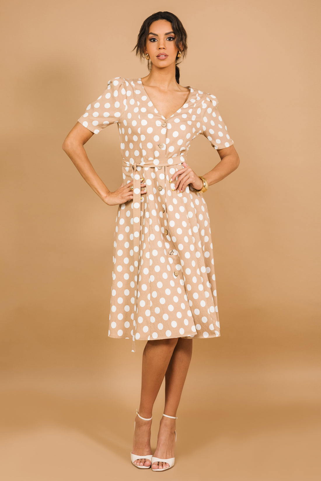 Lupita ruha pöttyös