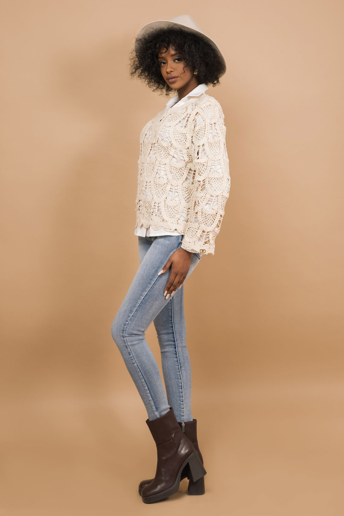 Zeike csipkefelső bézs