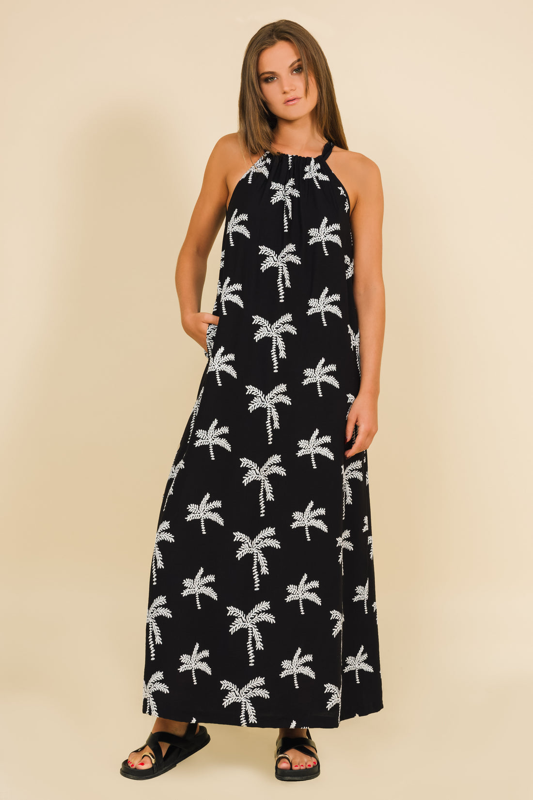 Helly ruha fekete/leveles