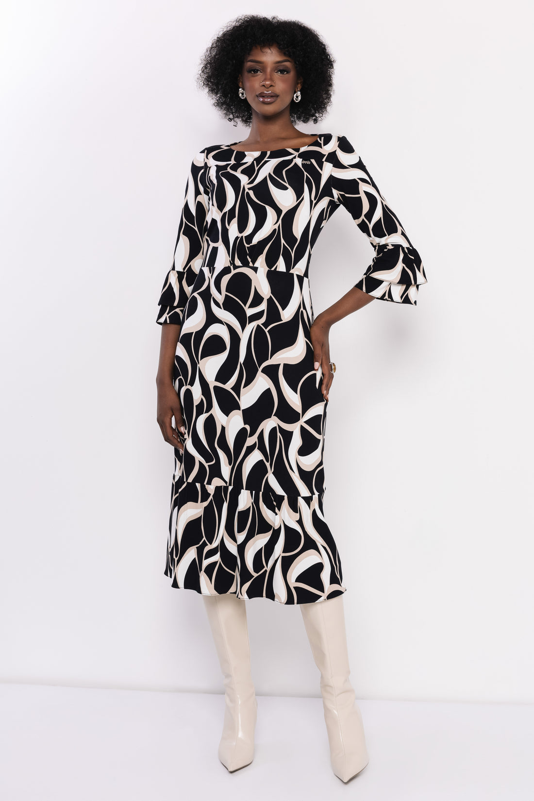 Foxti ruha fekete/ekrü/bézs mintás