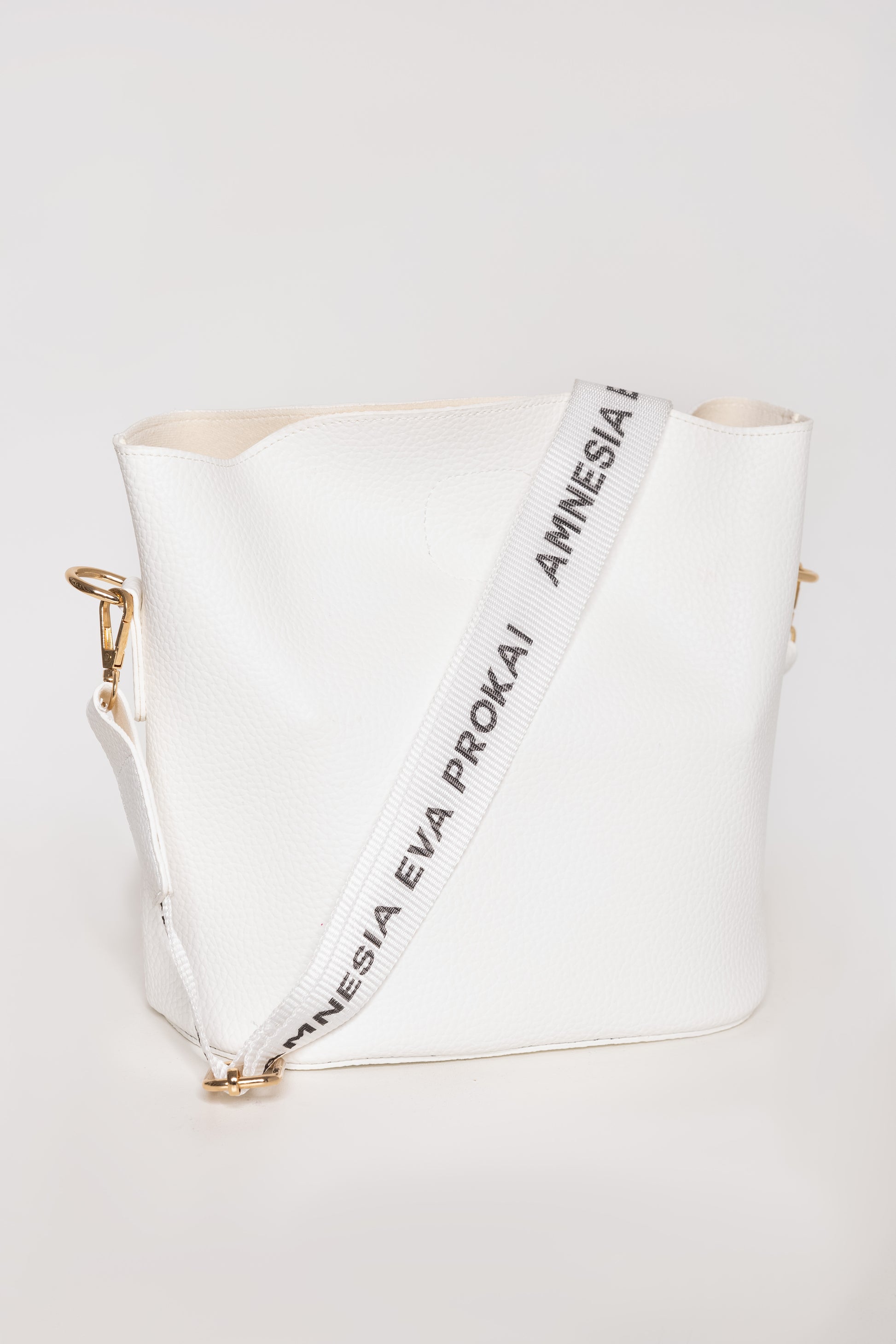 Elöl két zsebes táska fehér one-1