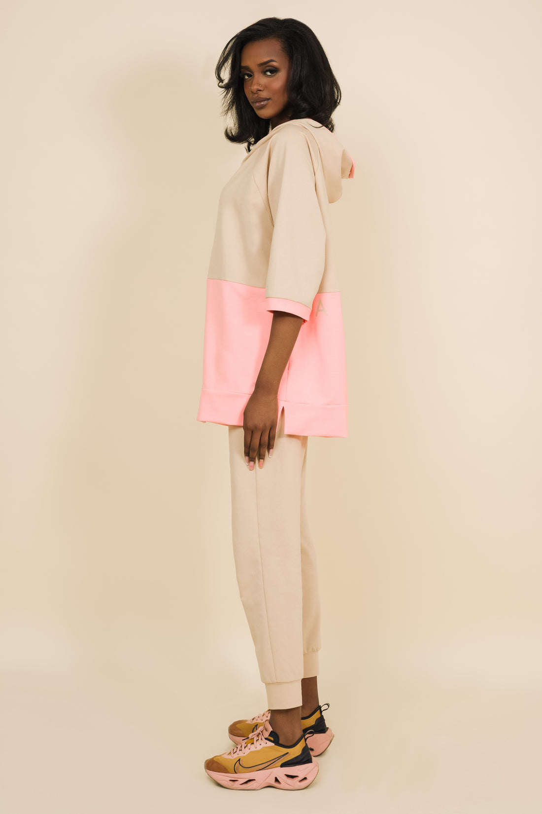 Kabus jogging felső bézs/papaya