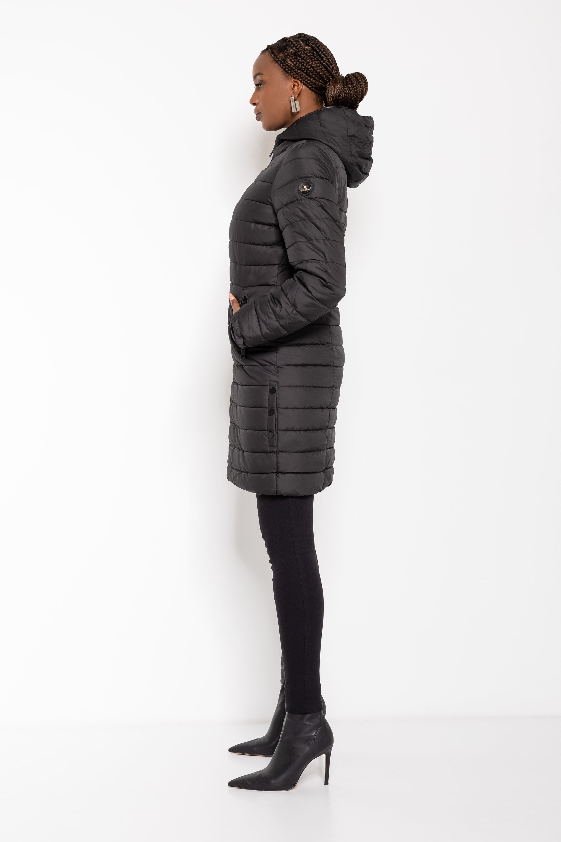 3/4-es, oldalt patentos kabát fekete-2