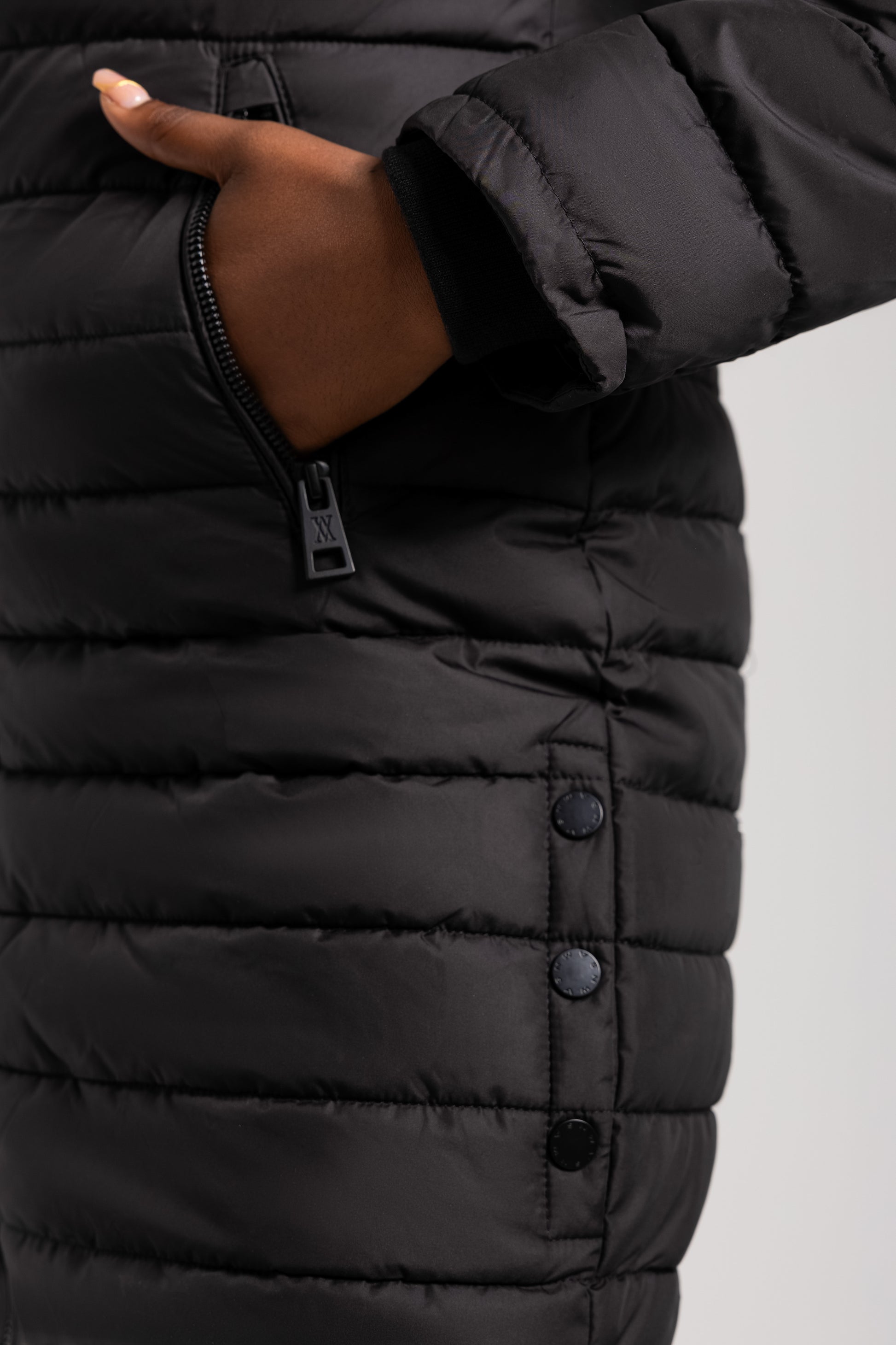 3/4-es, oldalt patentos kabát fekete-4