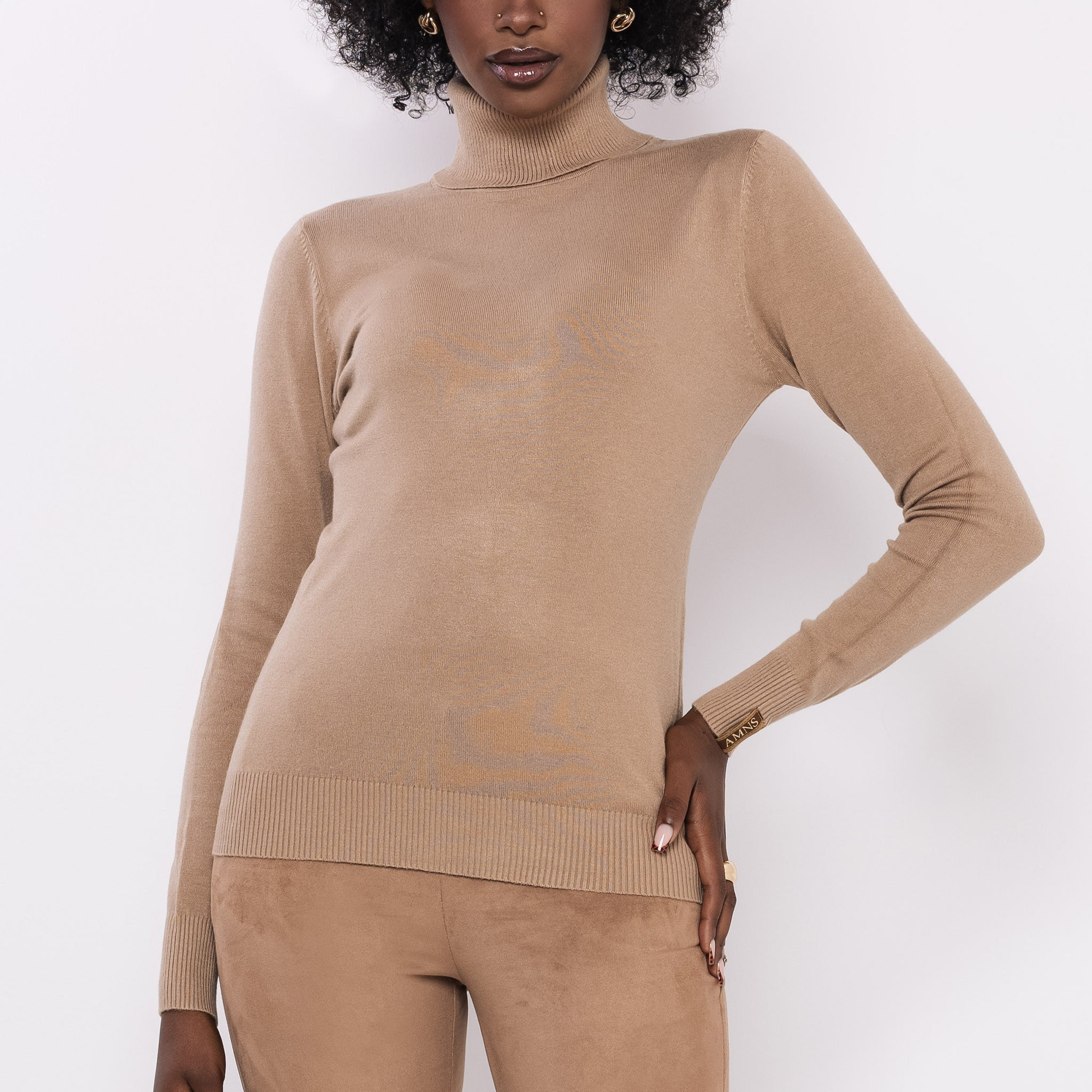 Bodza garbónyakú pulóver camel