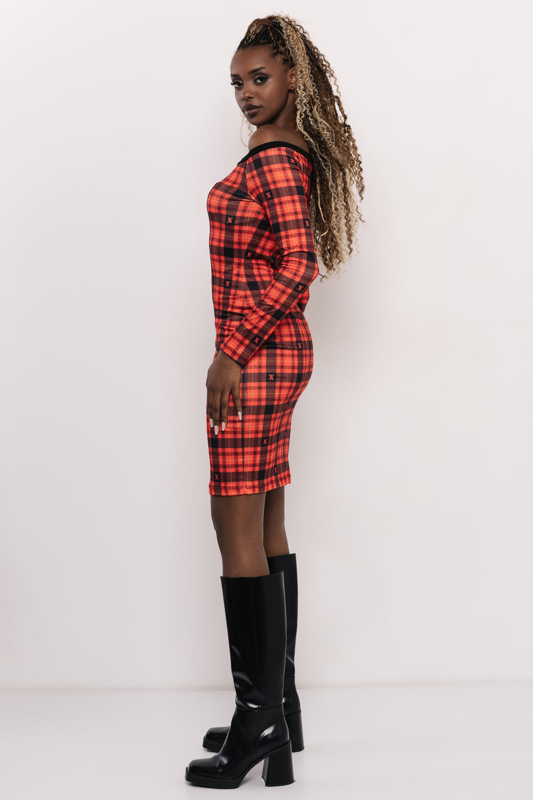 Igre ruha piros kockás