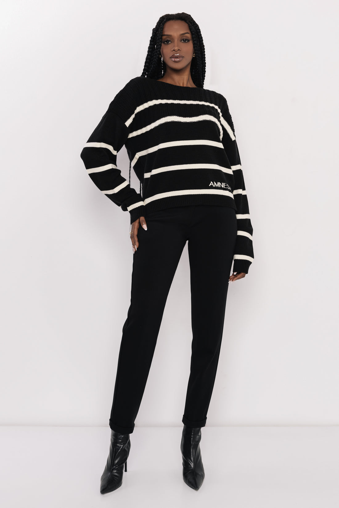 Csinszka csíkos pulóver fekete/ekrü