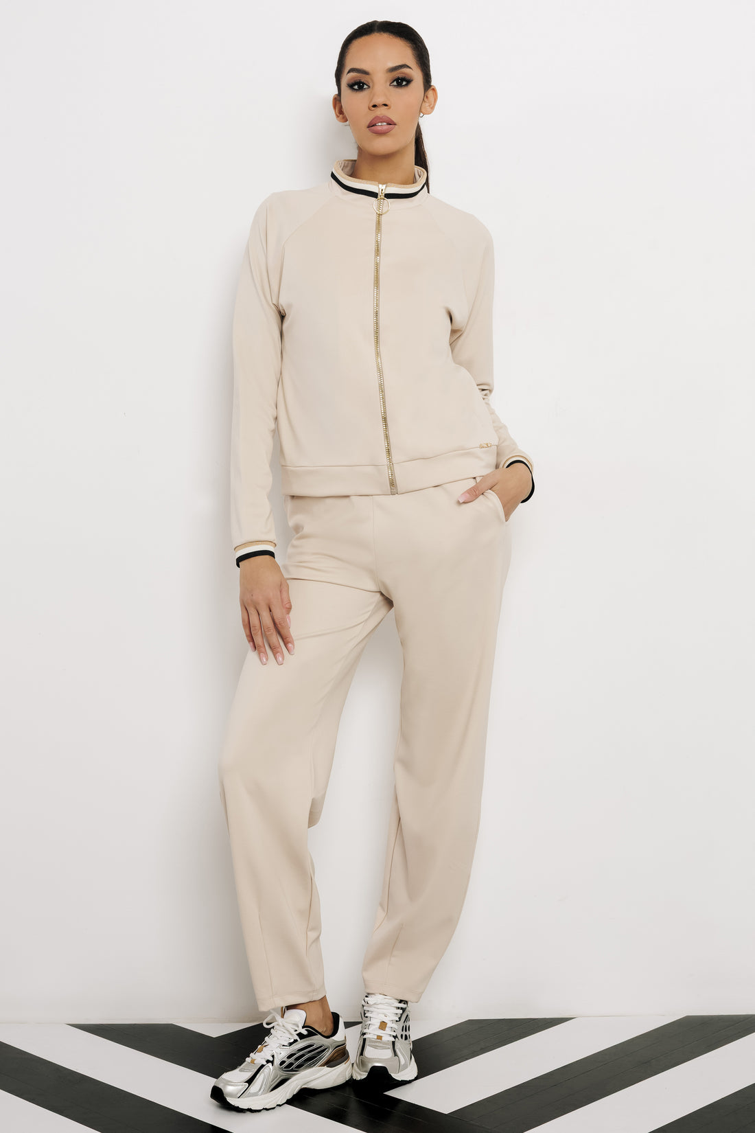 Sierra szabadidő együttes bézs