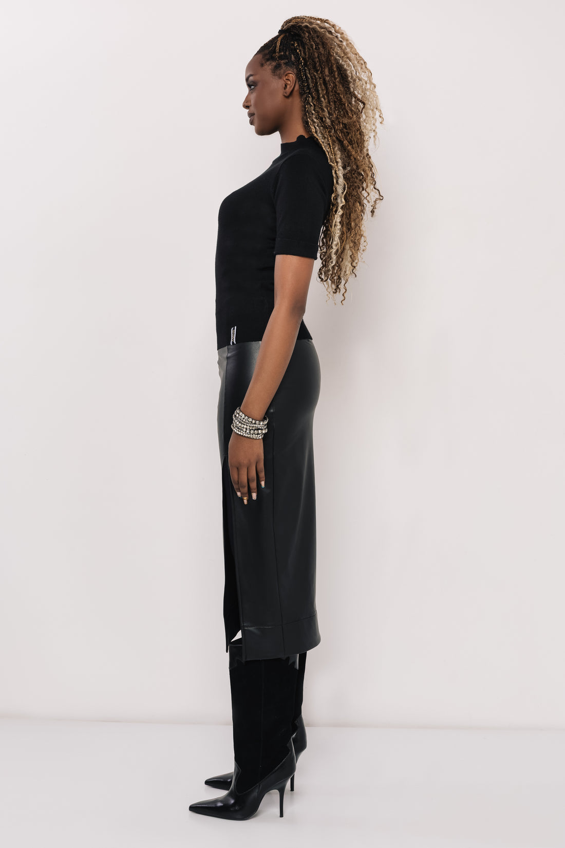 Fanta pulóver fekete