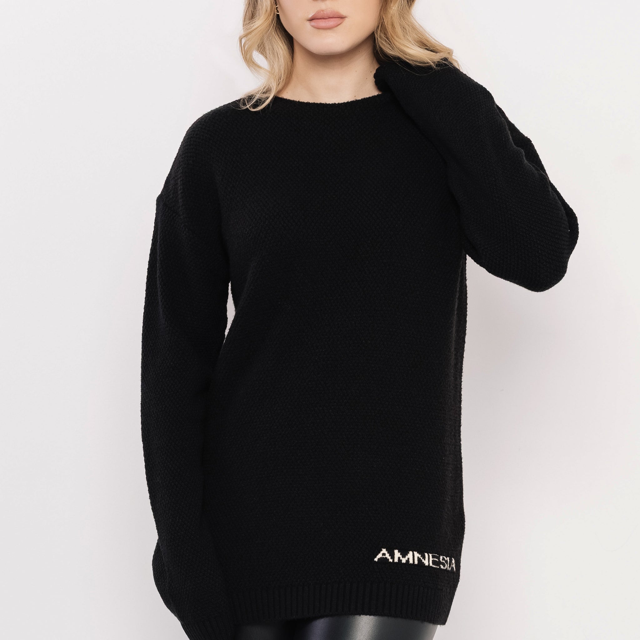 Inka írásos pulóver fekete