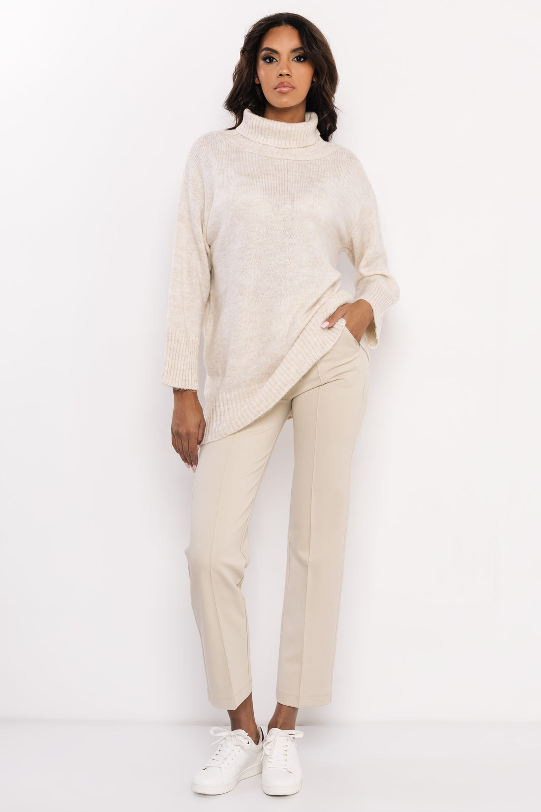 Kötött garbós tunika bézs