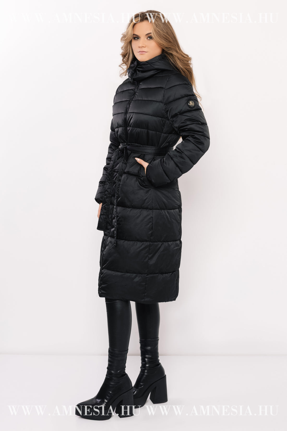 Blanka steppelt hosszú kabát - fekete