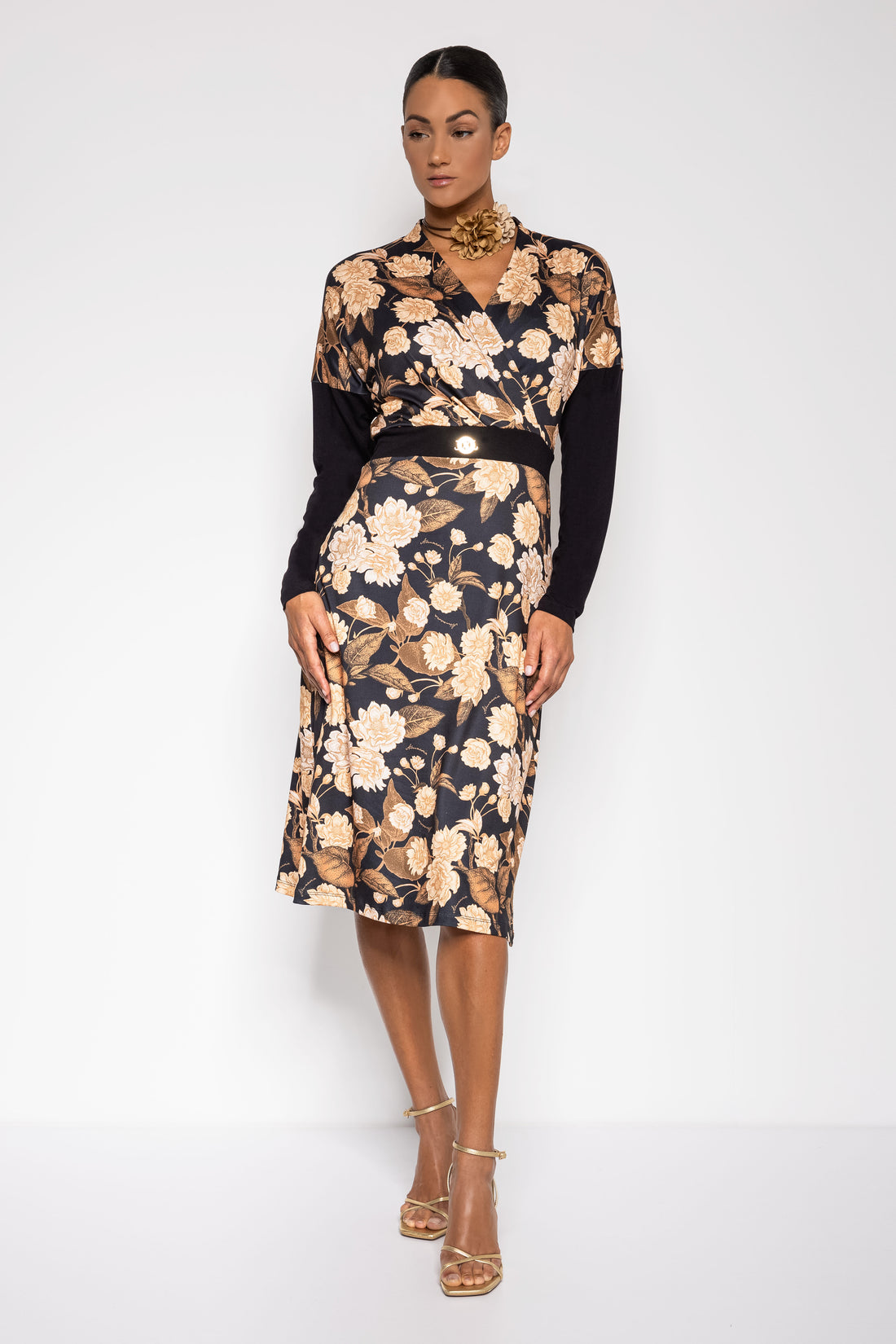 Inova ruha fekete/bézs virágos fekete one-0