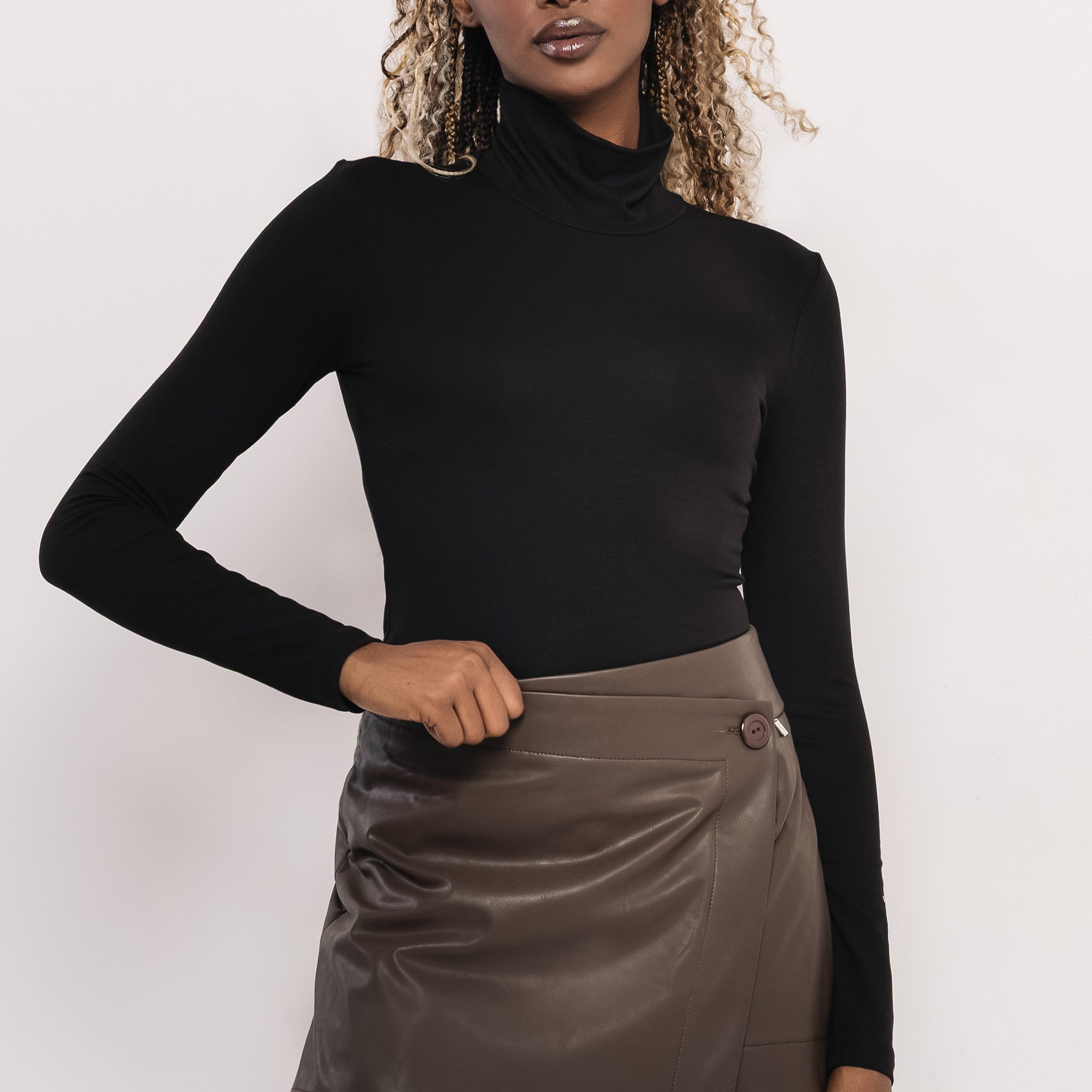 Nemila garbó fekete