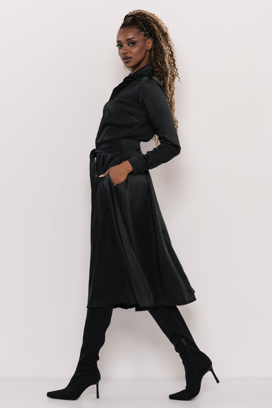 Evers ruha szatén fekete