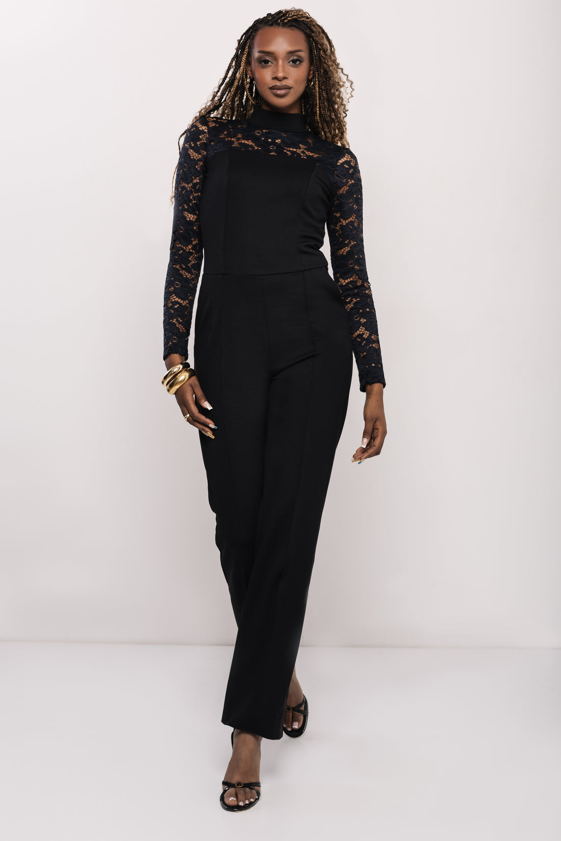 Szerim overál fekete