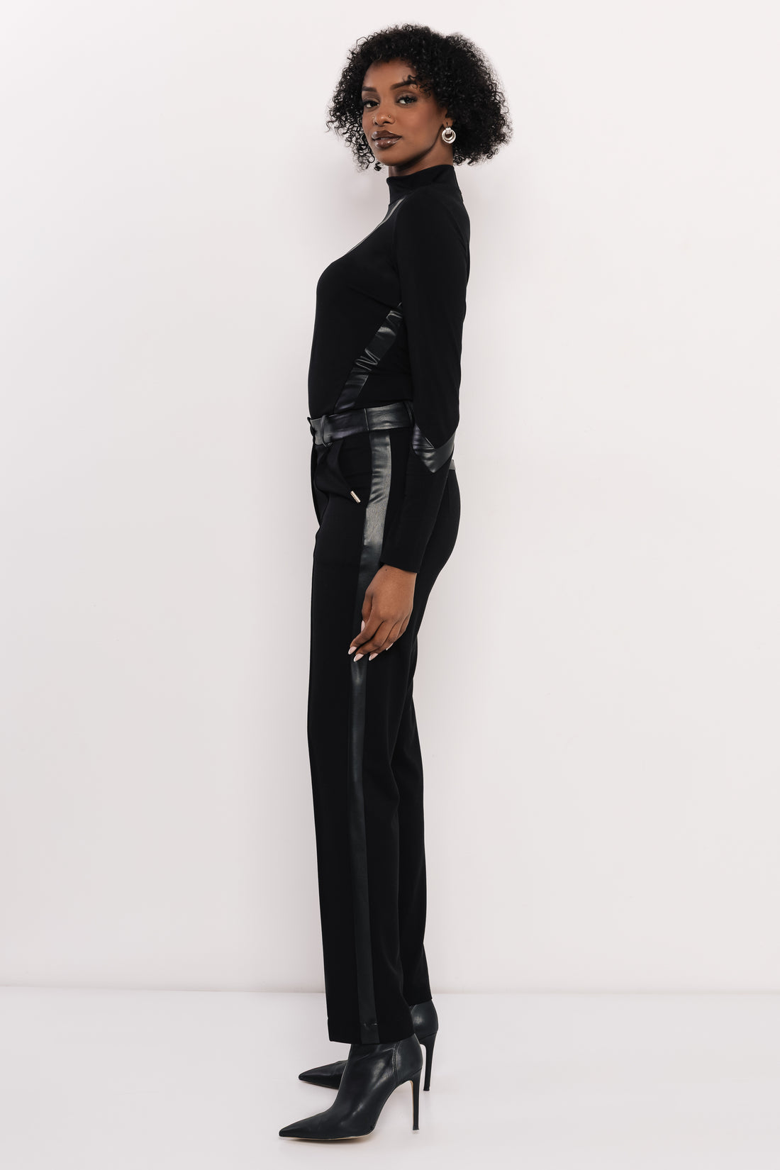 Zuky bőrbetétes nadrág fekete