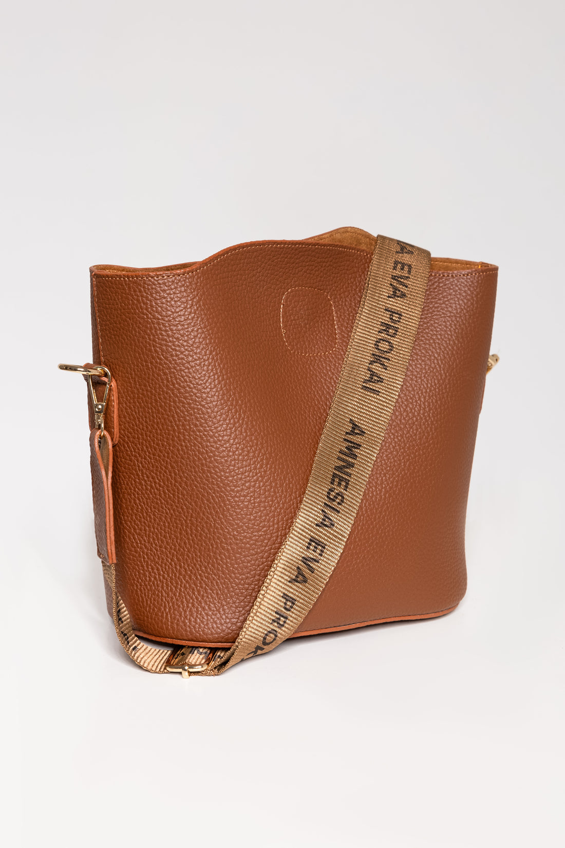 Elöl két zsebes táska barna one-0