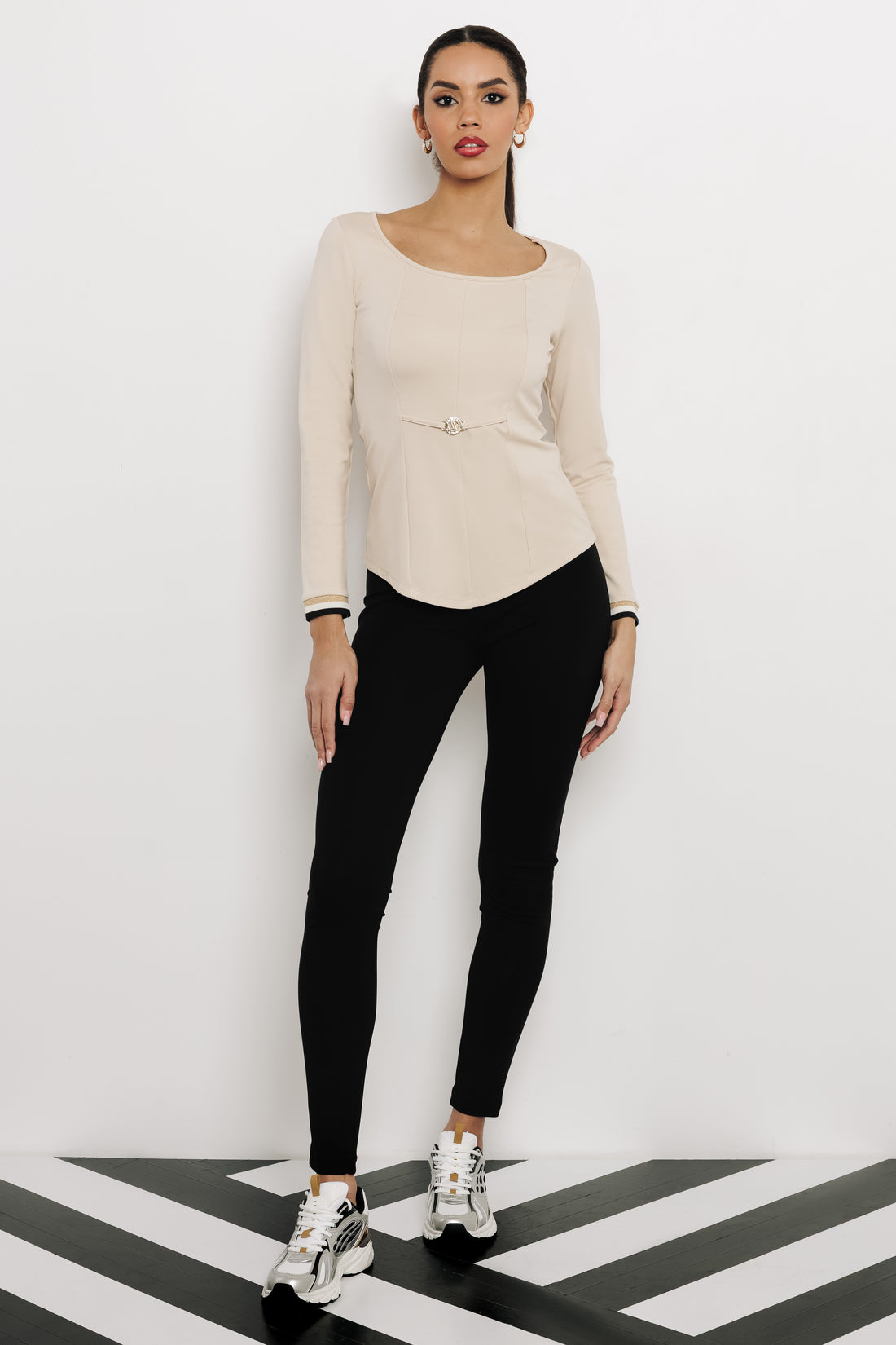 Bolzano felső bézs