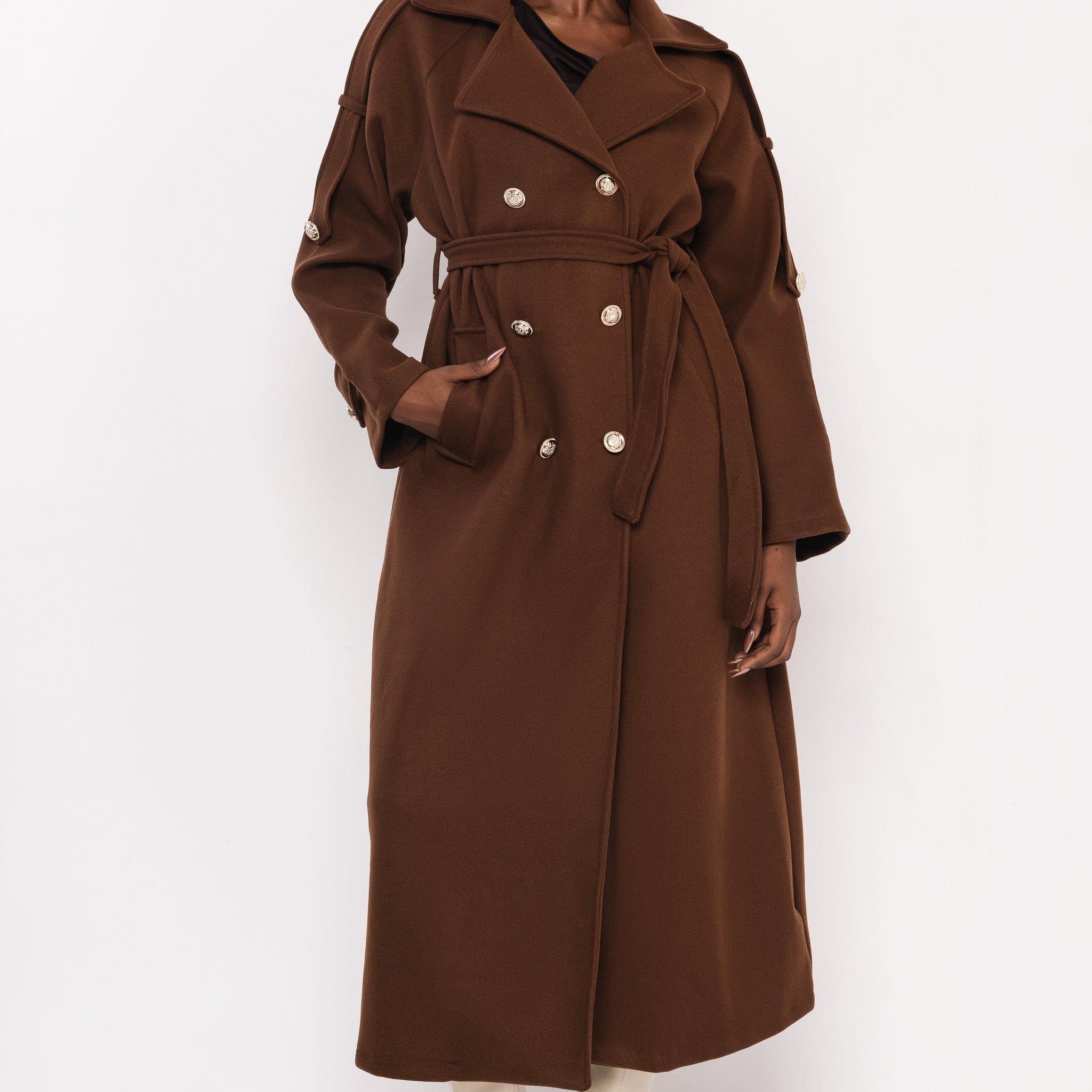 Admira aranygombos kabát barna