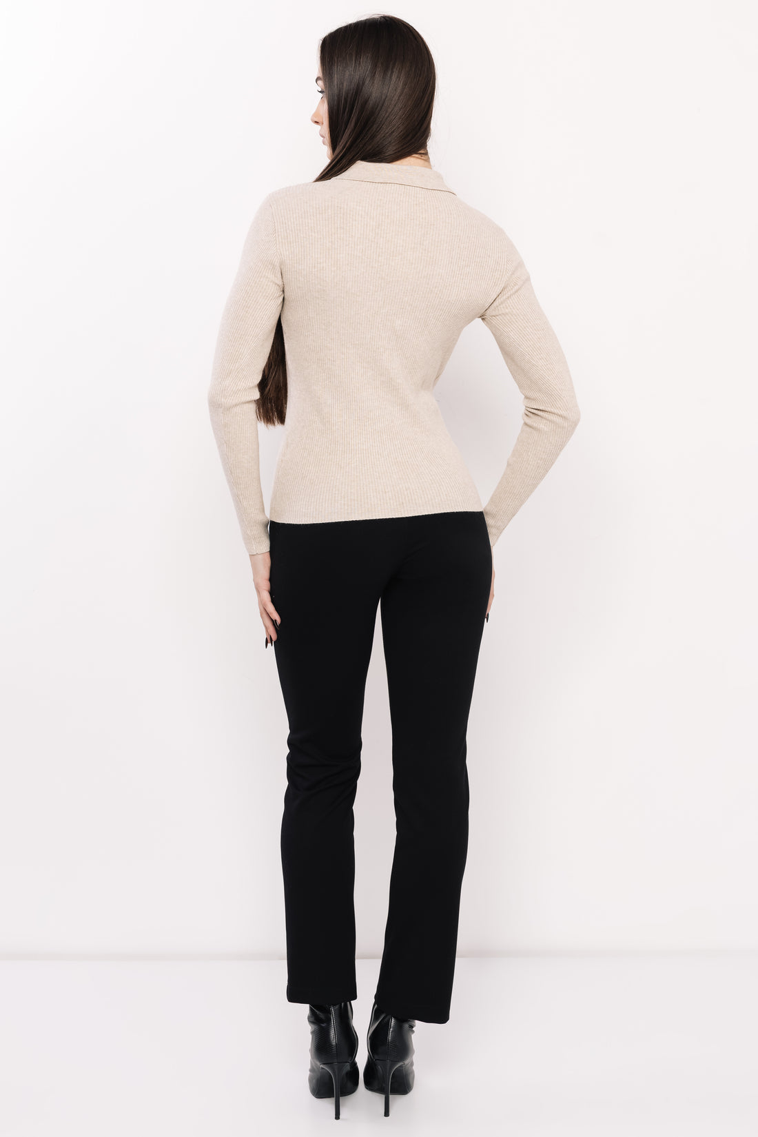 Galléros gombos pulcsi bézs