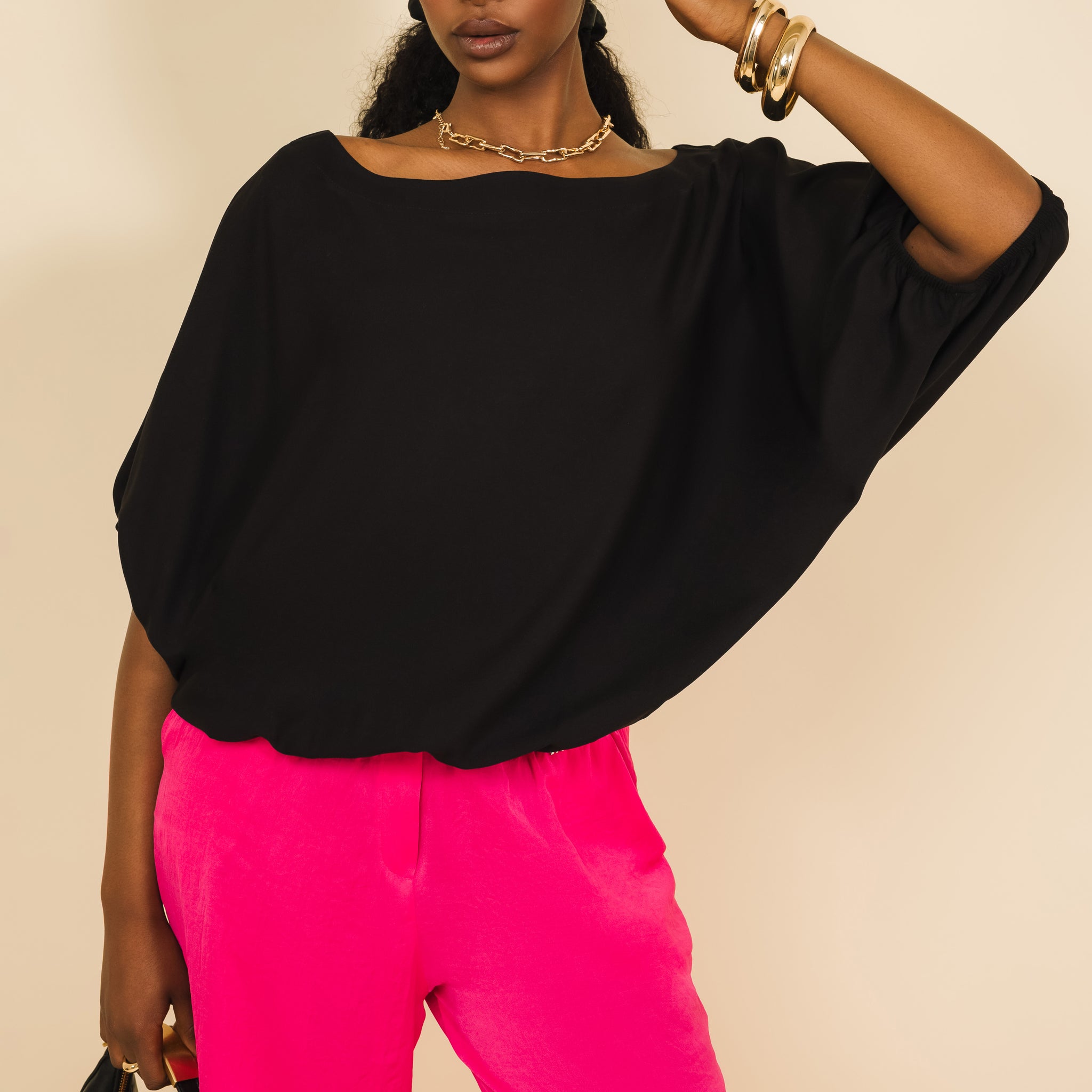 Satin bőfelső fekete