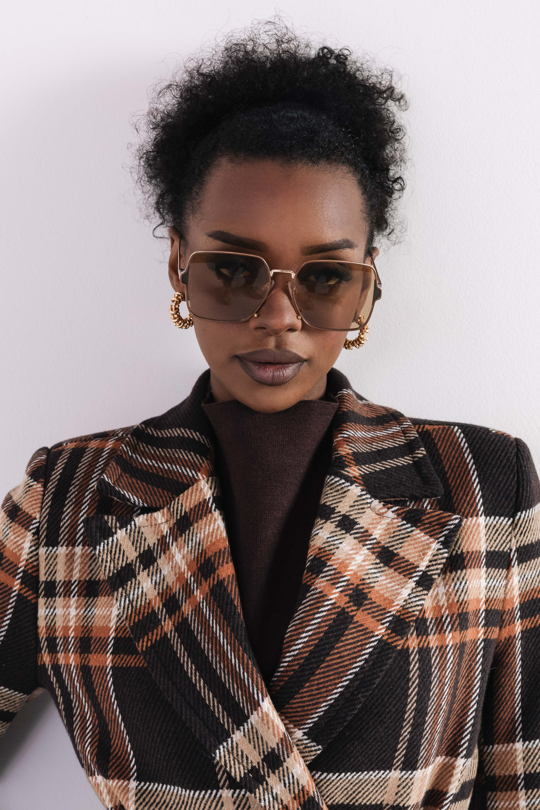 Kockás kabát barna