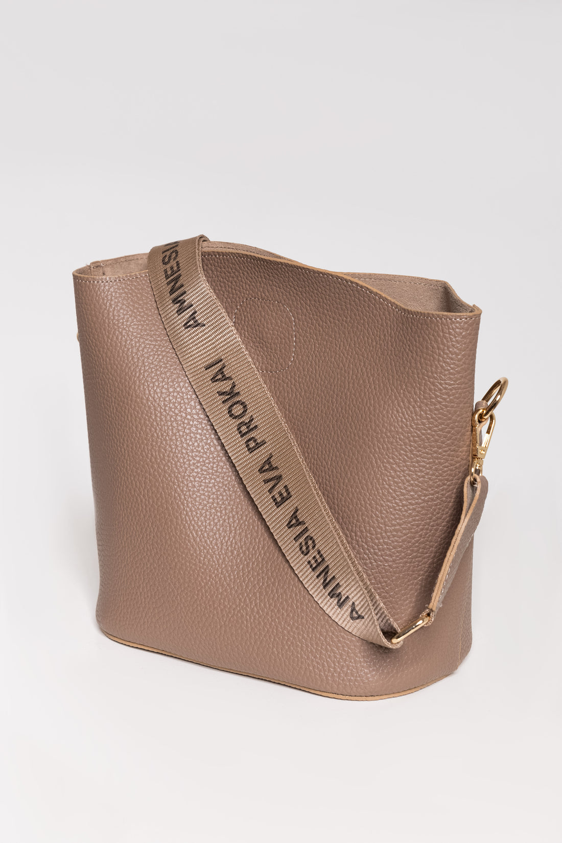 Elöl két zsebes táska nude barna one-0